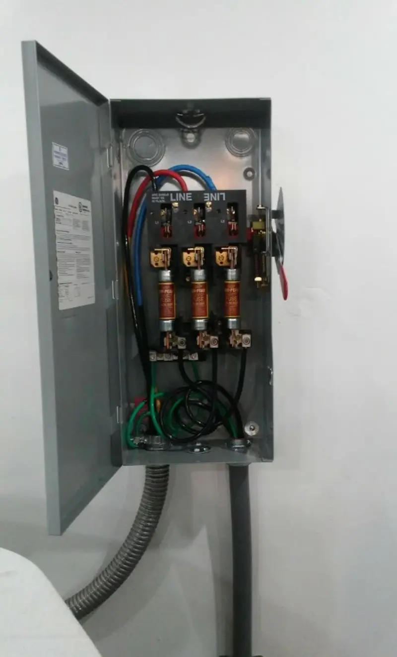 Three-phase disconnect switch installed for Smoke Detector Installation in Lake Charles